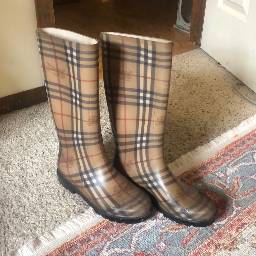 Burberry Rain boots 👢(Vintage)